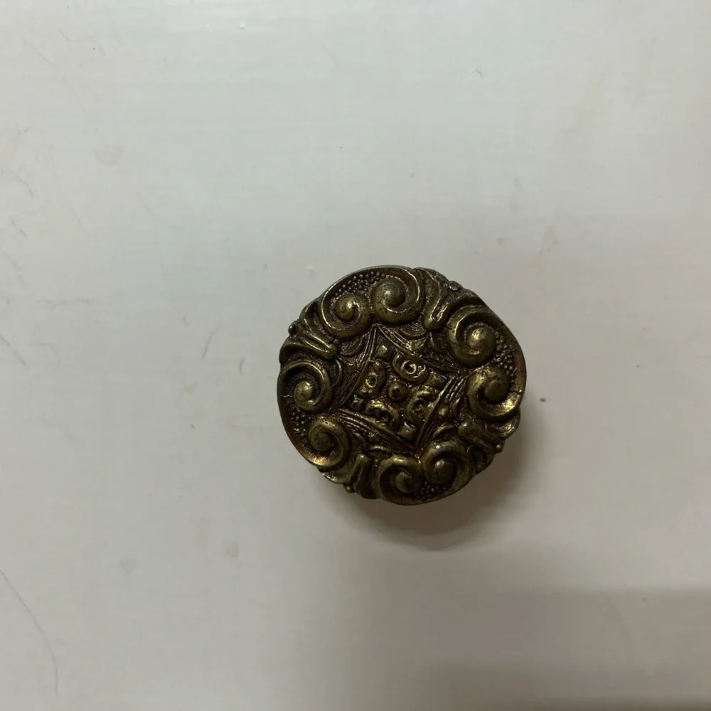 Drawer pull knobs - Picture 4 of 6